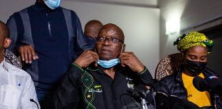 Güney Afrika Cumhurbaşkanı polis teslim Jacop Zuma